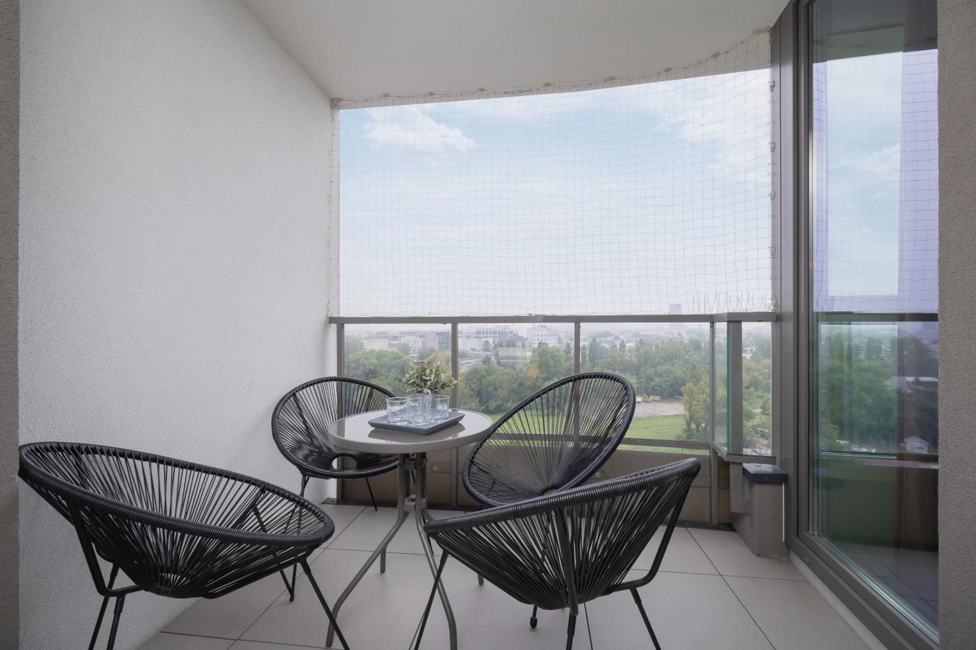Przestronny Apartament Z Balkonem By Noclegi Renters Krakkó Kültér fotó